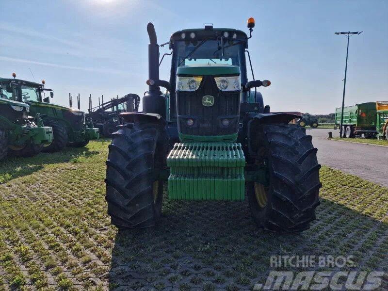 John Deere 6195M Traktory