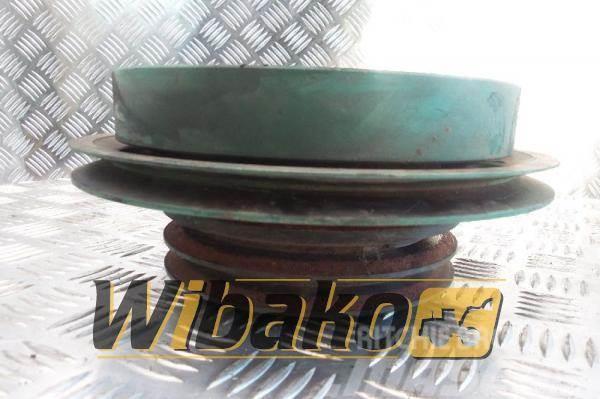 Volvo Vibration damper + pulley Volvo D5D EBE2 04198492/ Other components