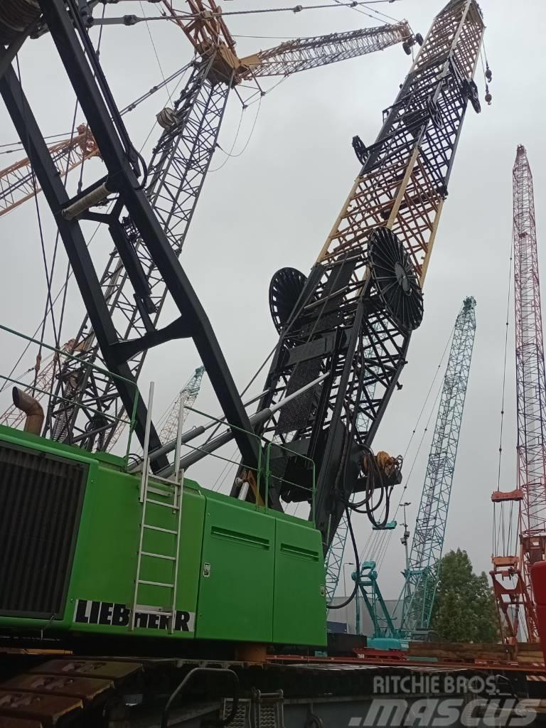 Liebherr HS 895 HD Tracked cranes