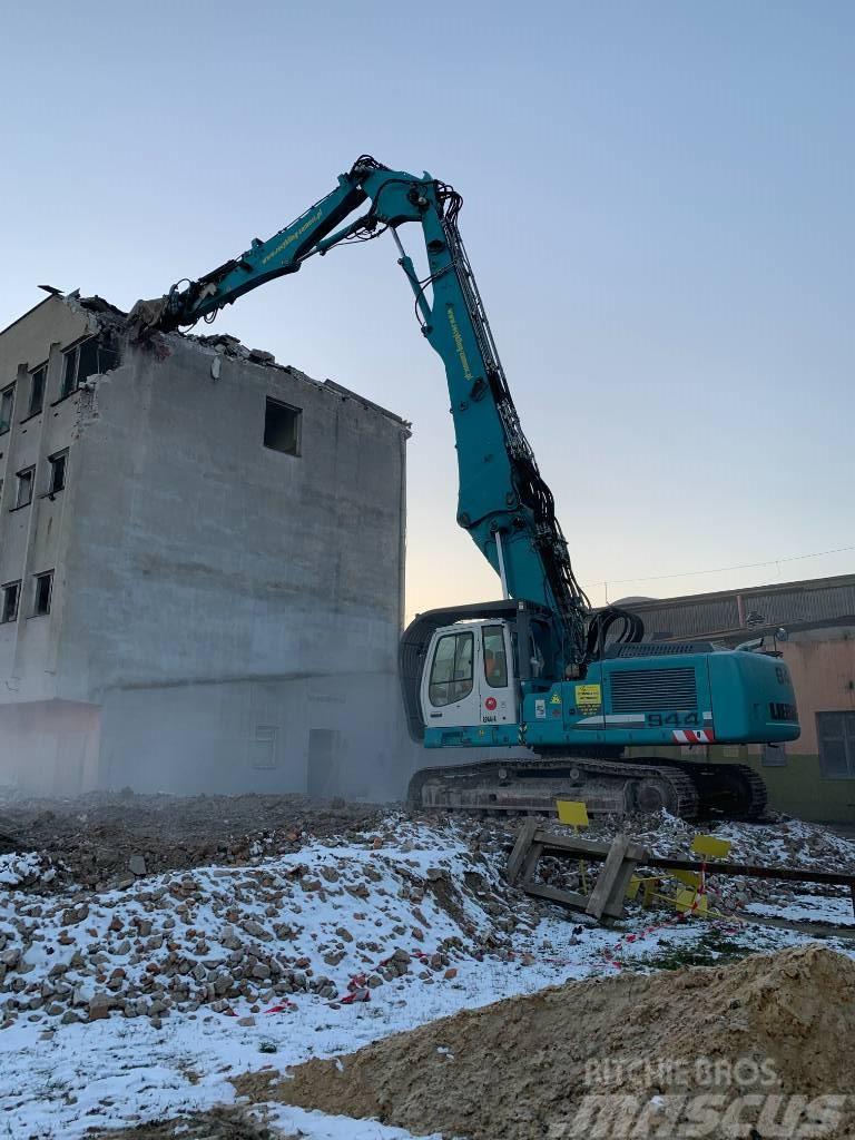 Liebherr 944 Demolition excavators