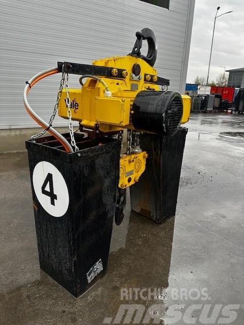 Yale CPE 100 Hoists, winches and material elevators