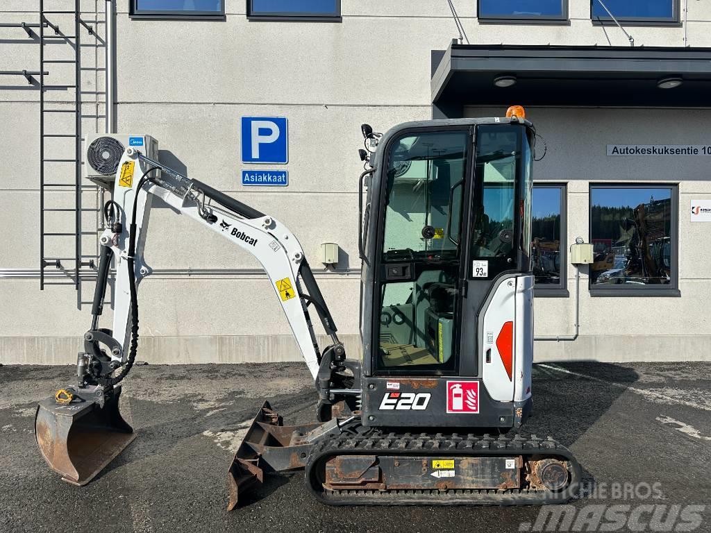 Bobcat E 20 kallistaja + 6x työlaitetta Mini excavators < 7t (Mini diggers)