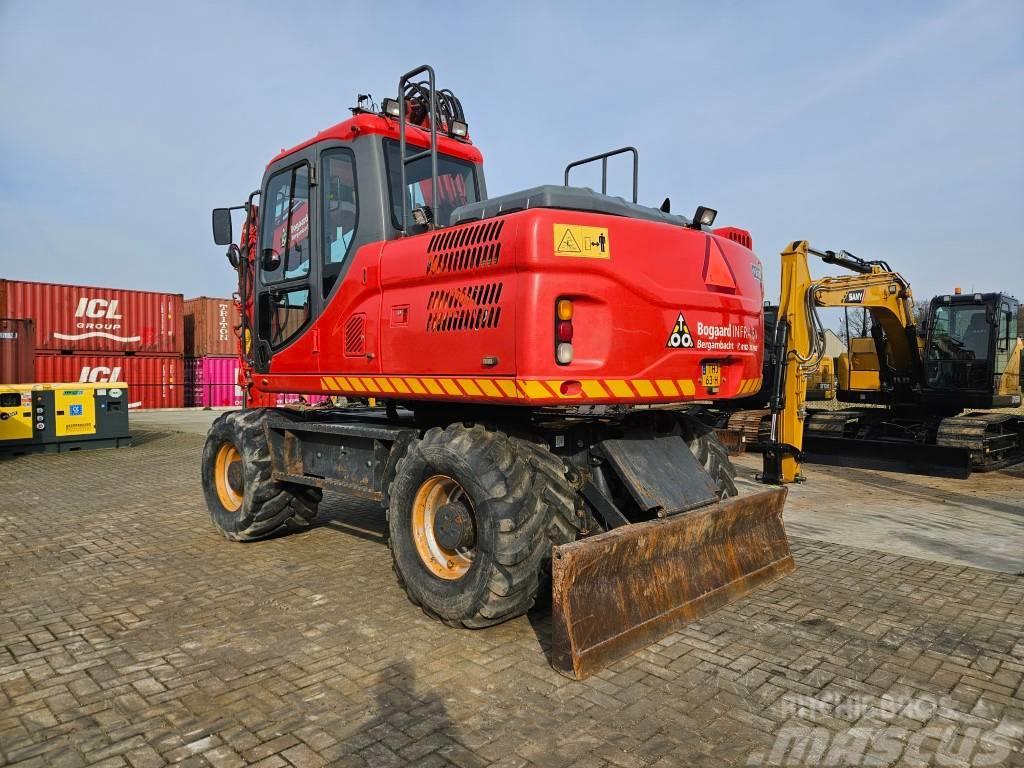 Doosan DX 140 W-3 Wheeled excavators