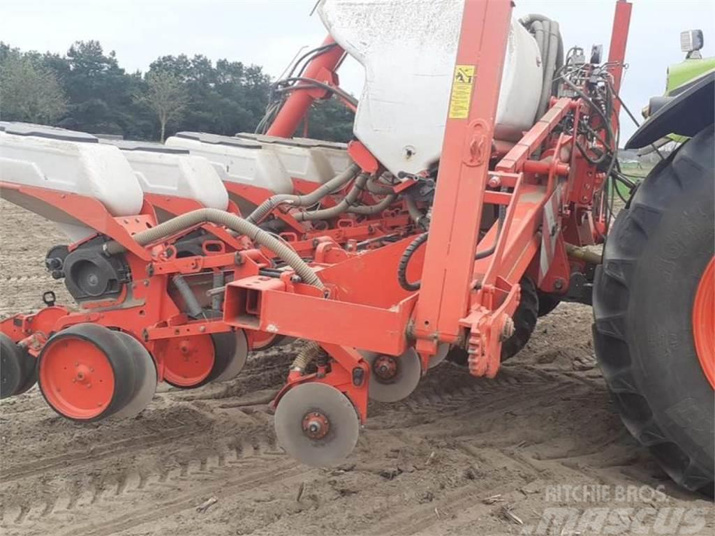 Kuhn Maxima 2RT Precision sowing machines