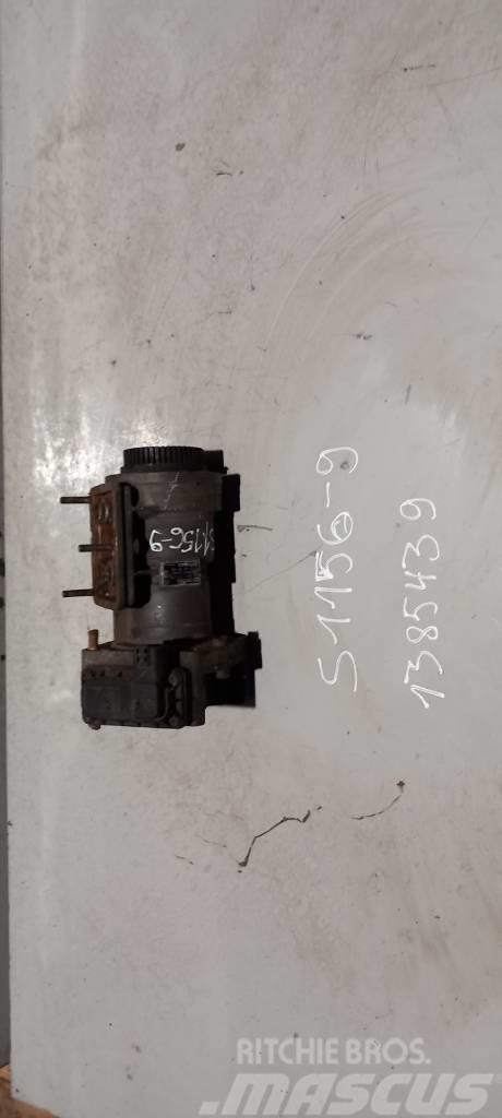 Scania R124.420 brake main valve 1385439 Brakes