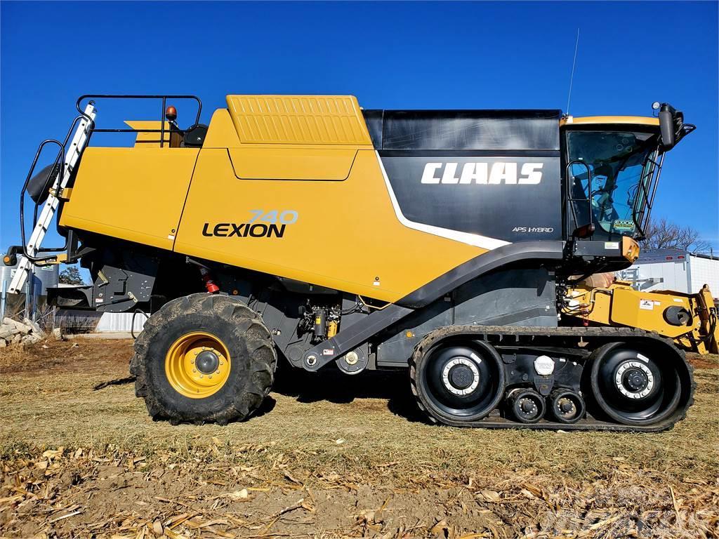 CLAAS Lexion 740TT Combine harvesters