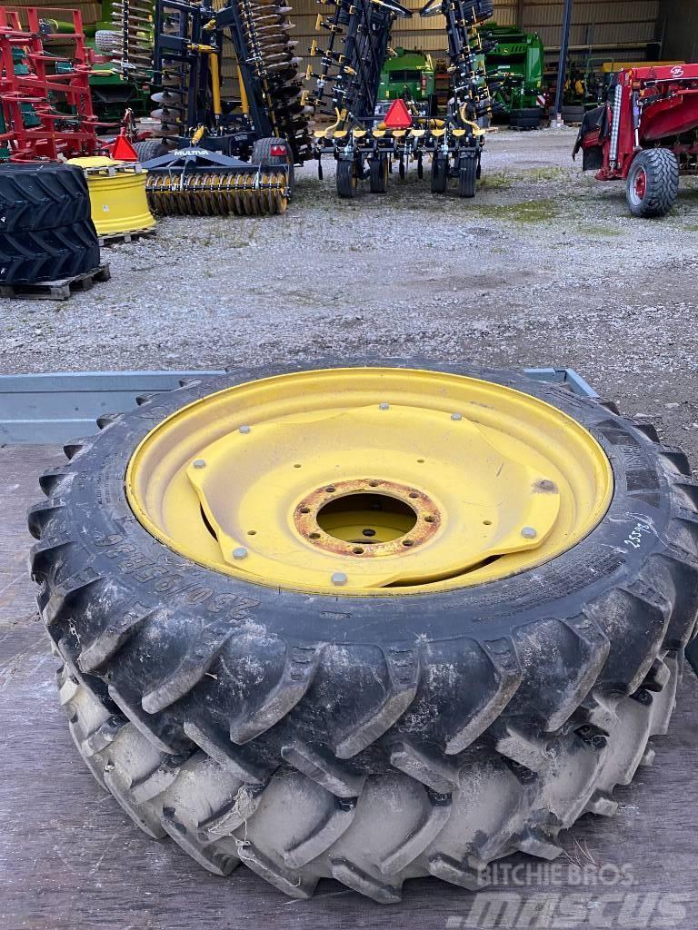 BKT 230/95R36 Other tractor accessories