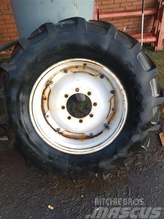 Firestone 420/70R28 Tyres, wheels and rims