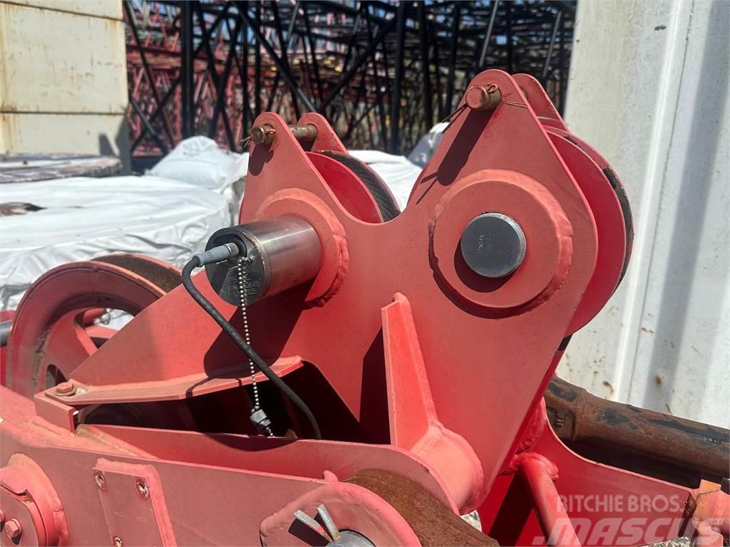 Manitowoc  Booms and arms