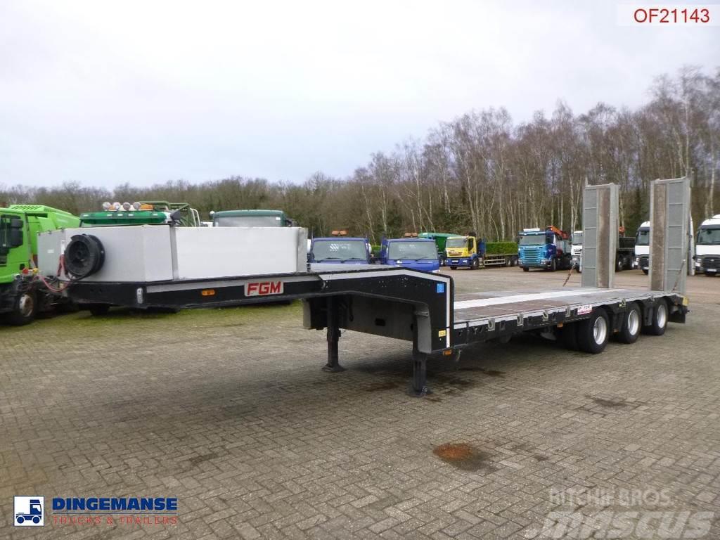 FGM 3-axle semi-lowbed trailer 49T + ramps Low loader-semi-trailers