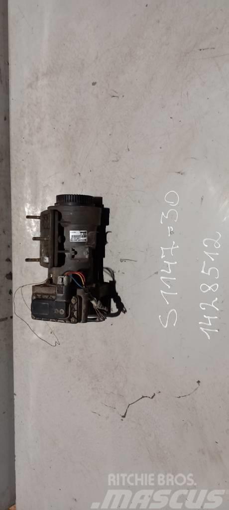 Scania R124.420 main brake valve 1428512 Brakes