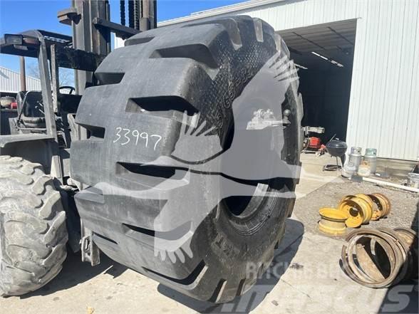 BKT 35/65X33 Tyres, wheels and rims