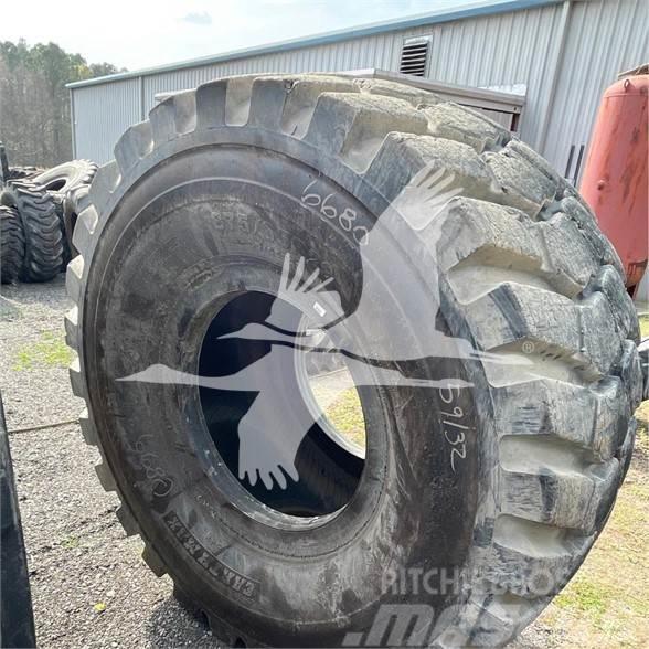 BKT 875/65R29 Tyres, wheels and rims