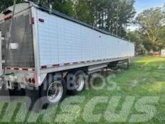Wilson PACESETTER Grain / Silage Trailers