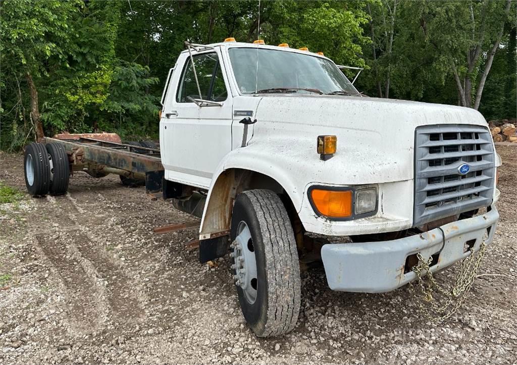 Ford F800 Chassis Cab trucks