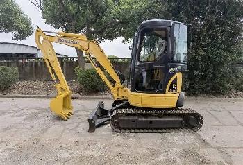 Komatsu PC35