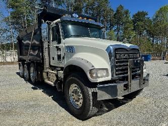 Mack GU713