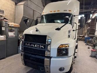 Mack AN64T