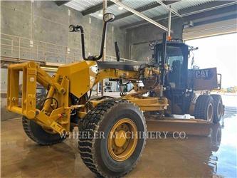 CAT 150 AWD