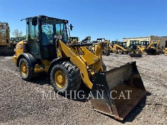 CAT 906M