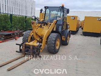 CAT 906M
