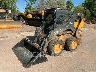 John Deere 318G