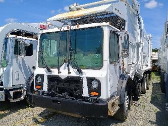 Mack MRU 613