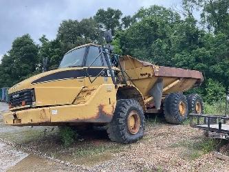 CAT 735