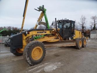 Komatsu GD675-5