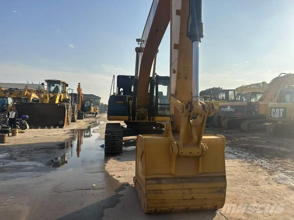 CAT 325 D Pásové rýpadlá