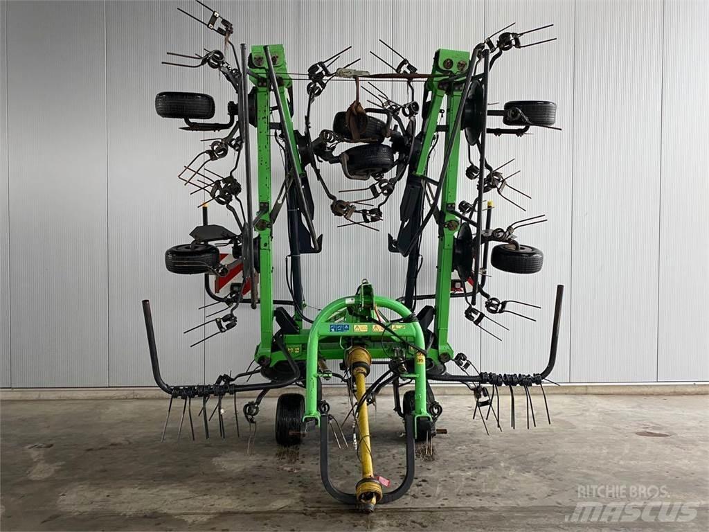 Deutz-Fahr 6917 Obracače a zhrabovače sena