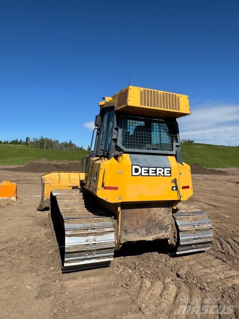 DEERE 700J Pásové dozéry