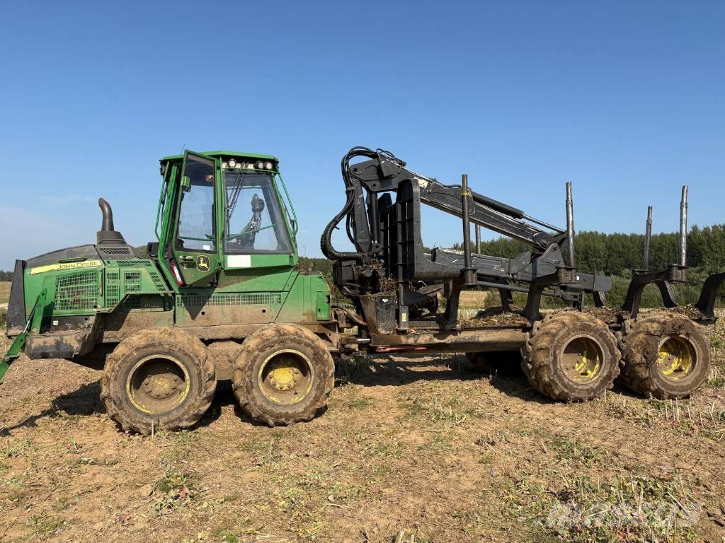 John Deere 1110G Lesné traktory