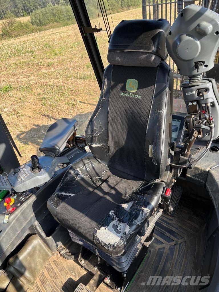 John Deere 1110G Lesné traktory