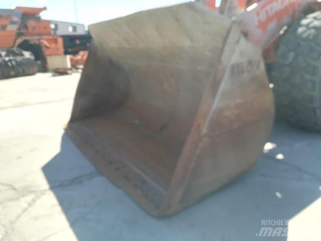 Hitachi ZW 370-6 Kolesové nakladače