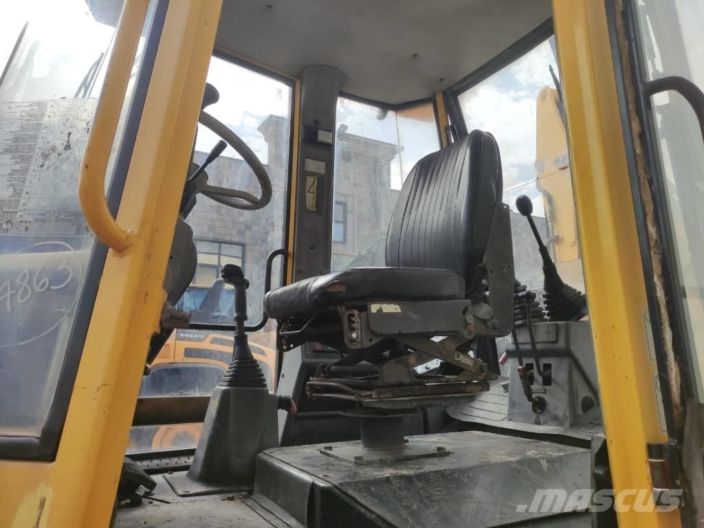 Komatsu WB 92 A Rýpadlo-nakladače