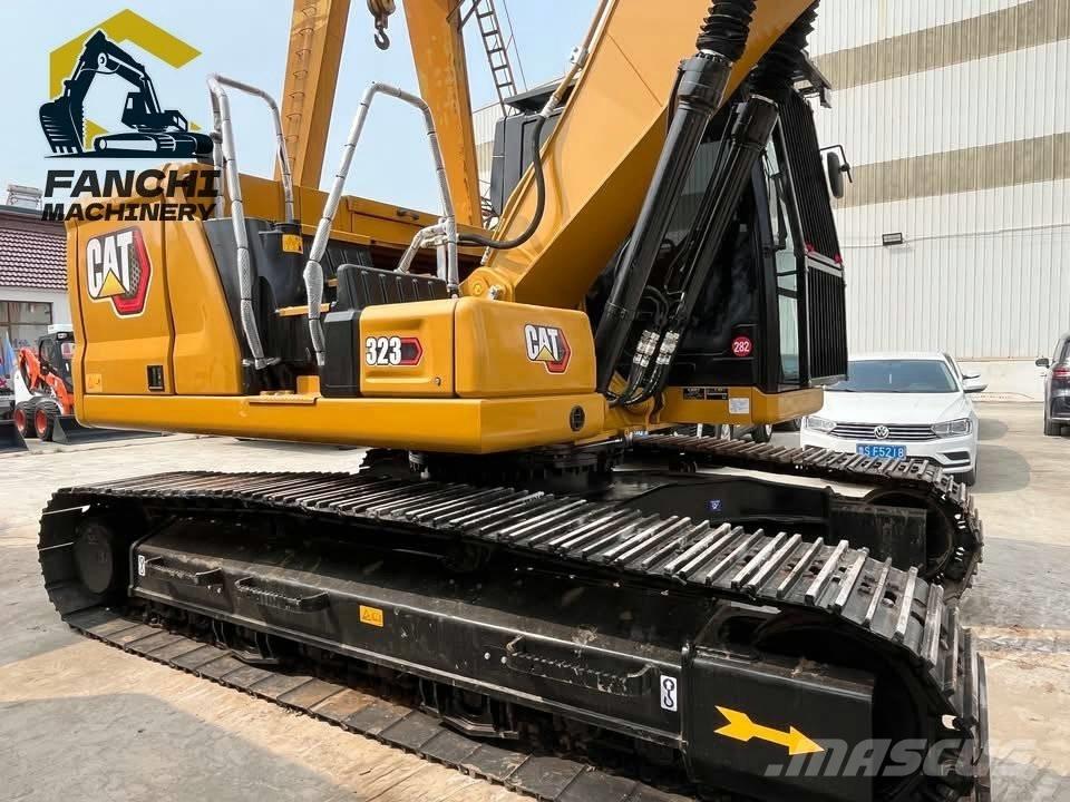 CAT 323 Pásové rýpadlá
