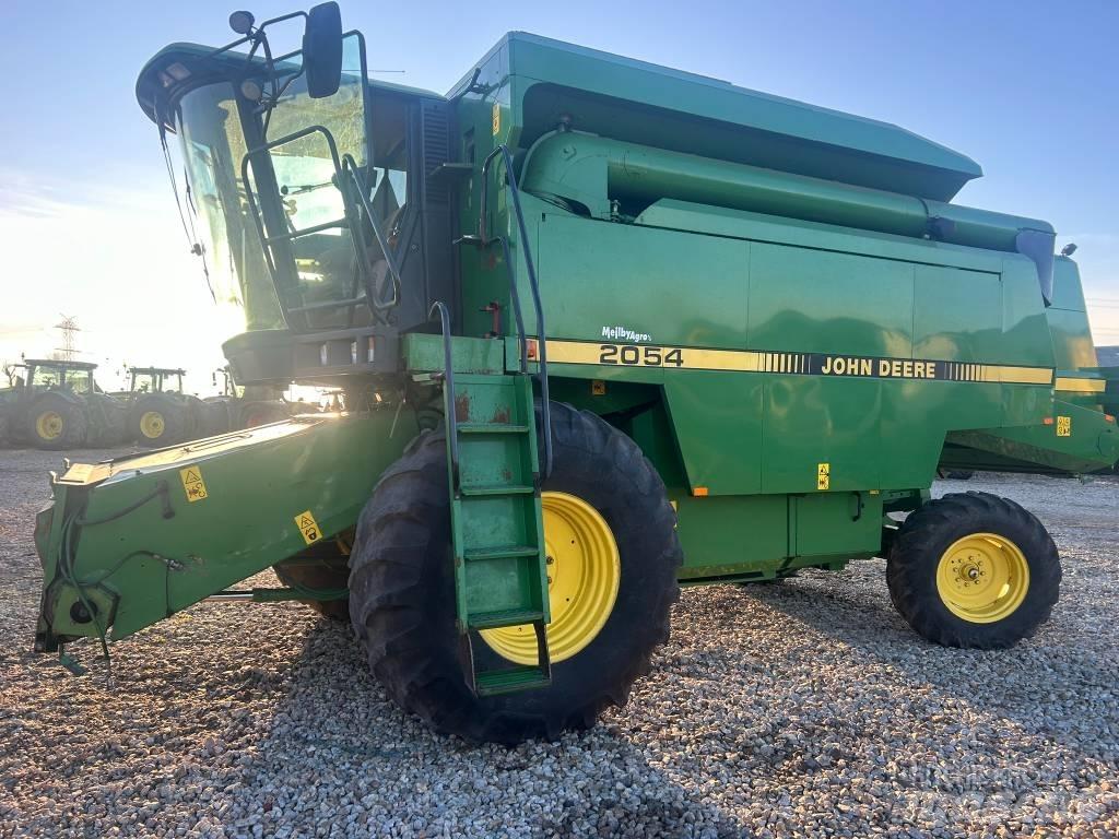 John Deere 2054 Kombinované zberacie stroje