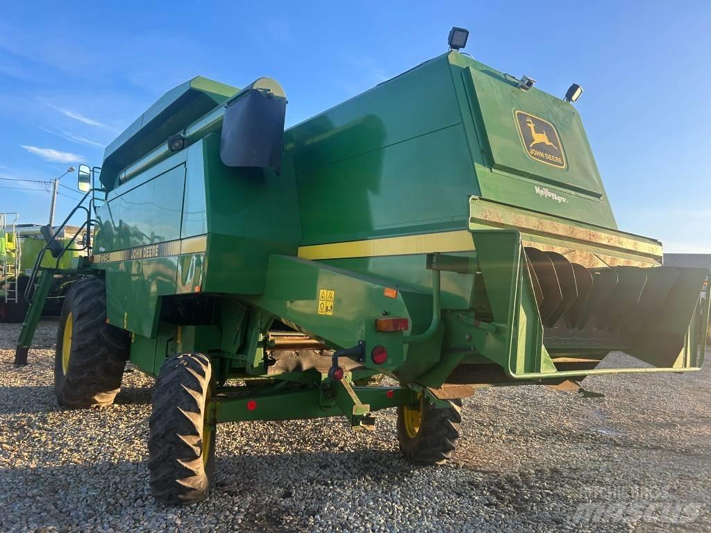 John Deere 2054 Kombinované zberacie stroje