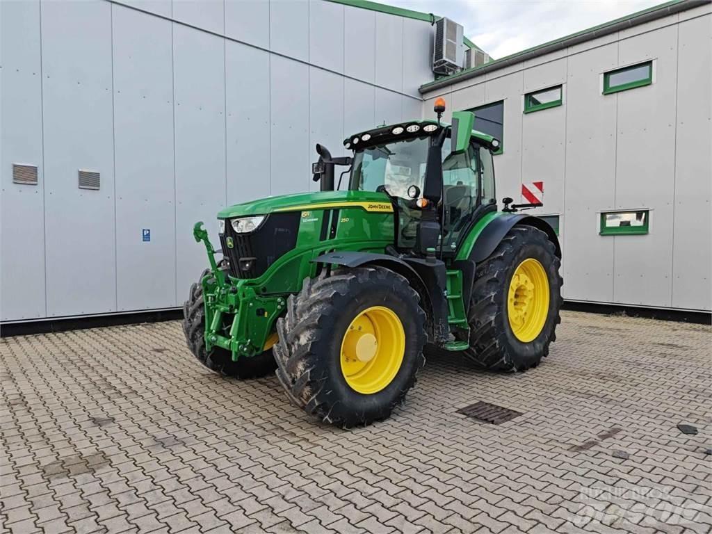 John Deere 6R 250 Traktory