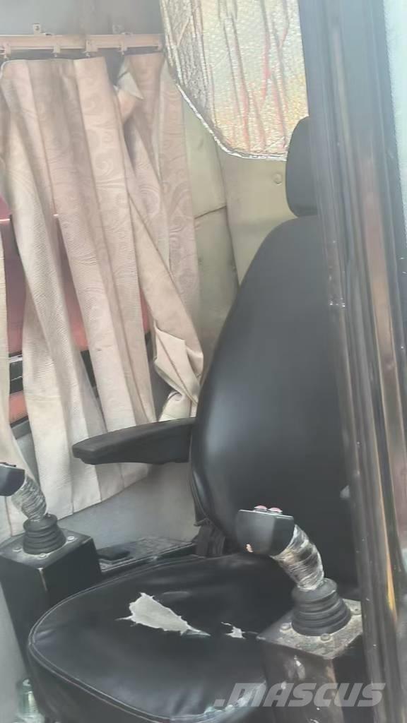 Sany 800 Univerzálne terénne žeriavy