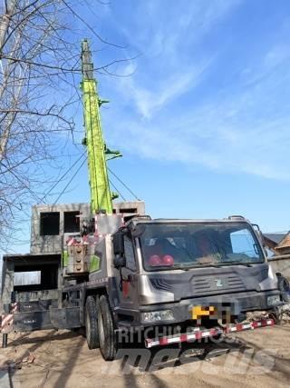 Zoomlion ZTC 800V5 Univerzálne terénne žeriavy