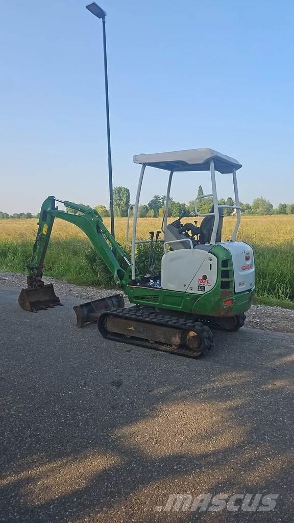 Takeuchi Tb 216 Mini rýpadlá < 7t