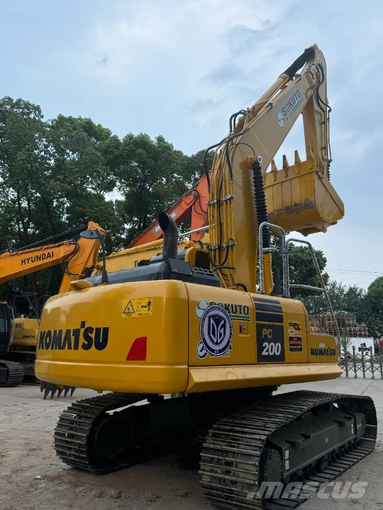 Komatsu PC 200-8 Midi rýpadlá 7 t - 12 t