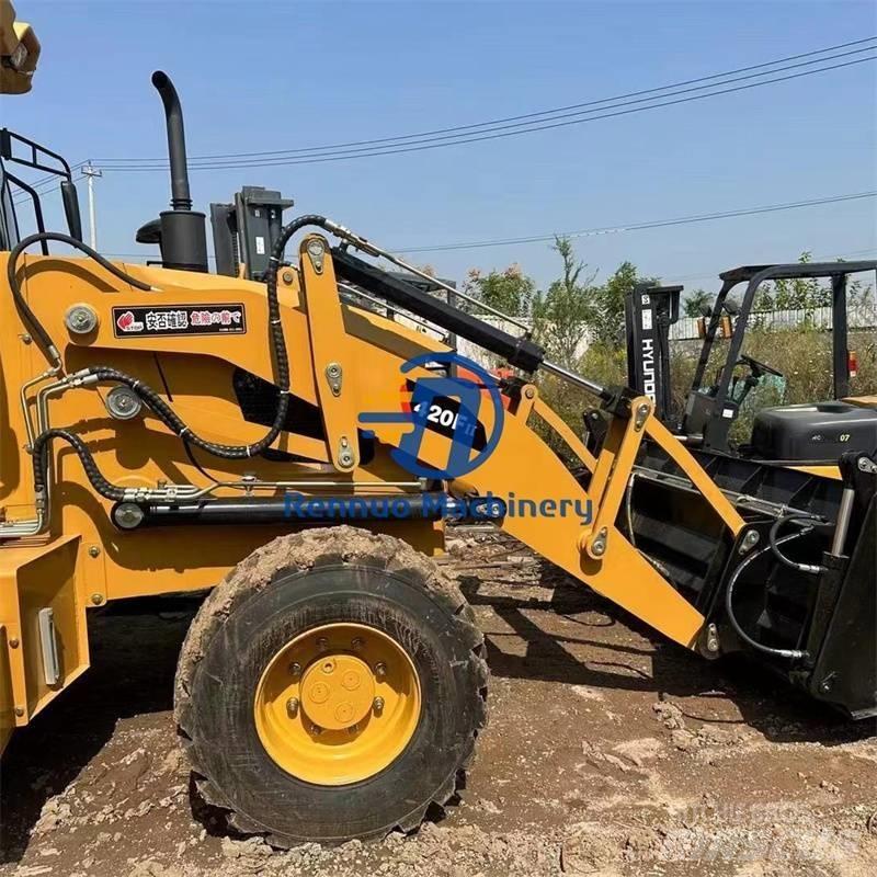CAT 420F Kolesové nakladače
