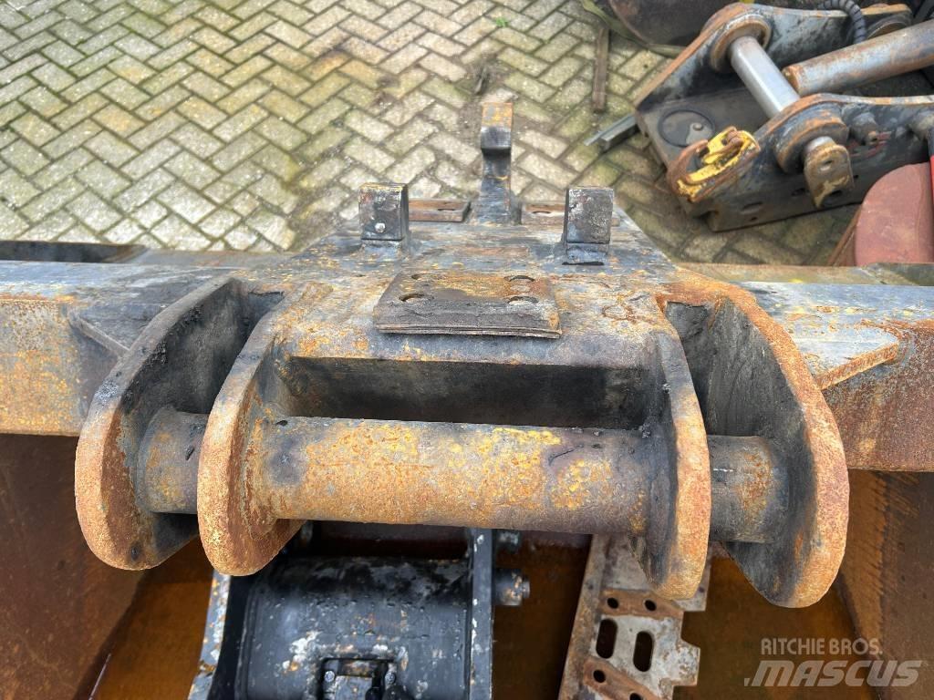 Engcon EC 233 Rotátory