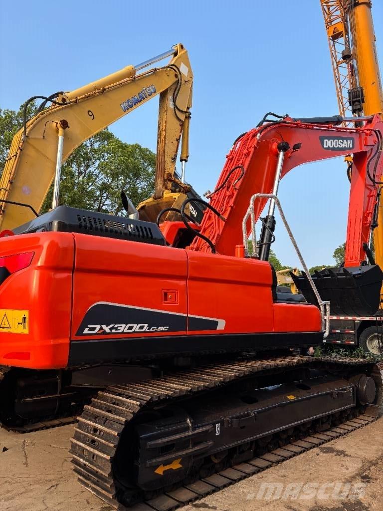 Doosan DX300LC-9C Pásové rýpadlá