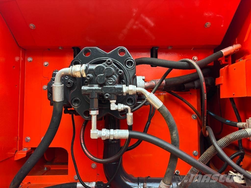 Doosan DX300LC-9C Pásové rýpadlá