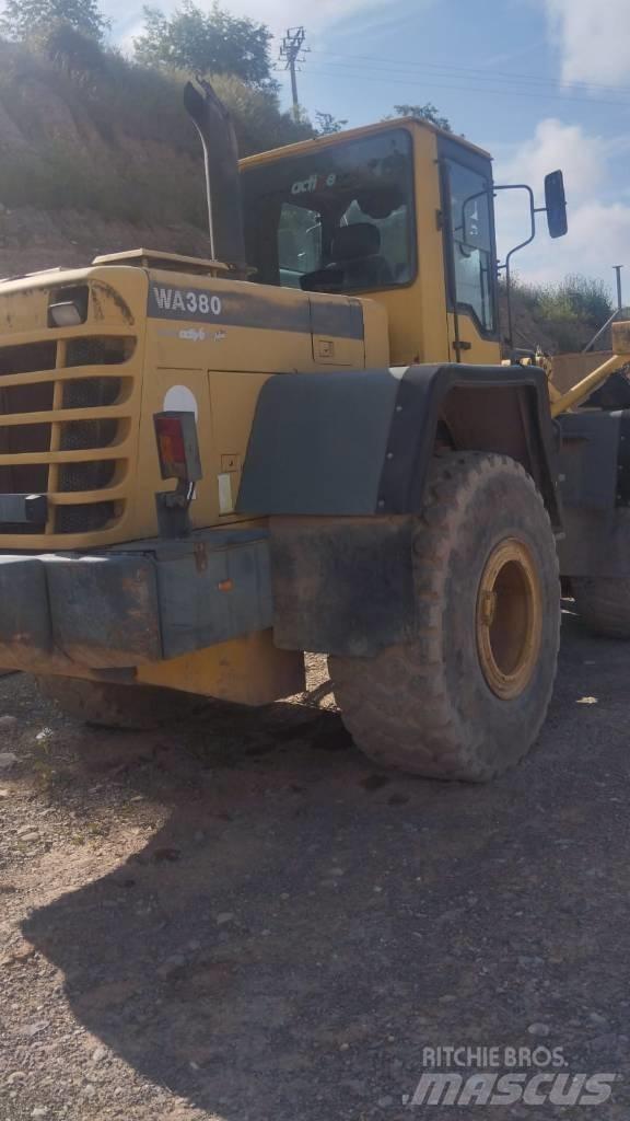 Komatsu WA 380-3H Kolesové nakladače