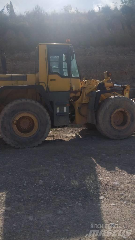 Komatsu WA 380-3H Kolesové nakladače